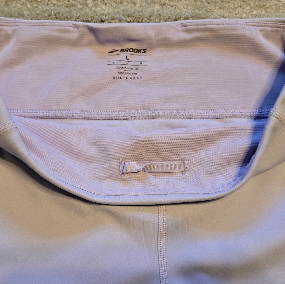 Brooks Ligh Purple Running/Bike Shorts Size Large - Picture 4 of 4